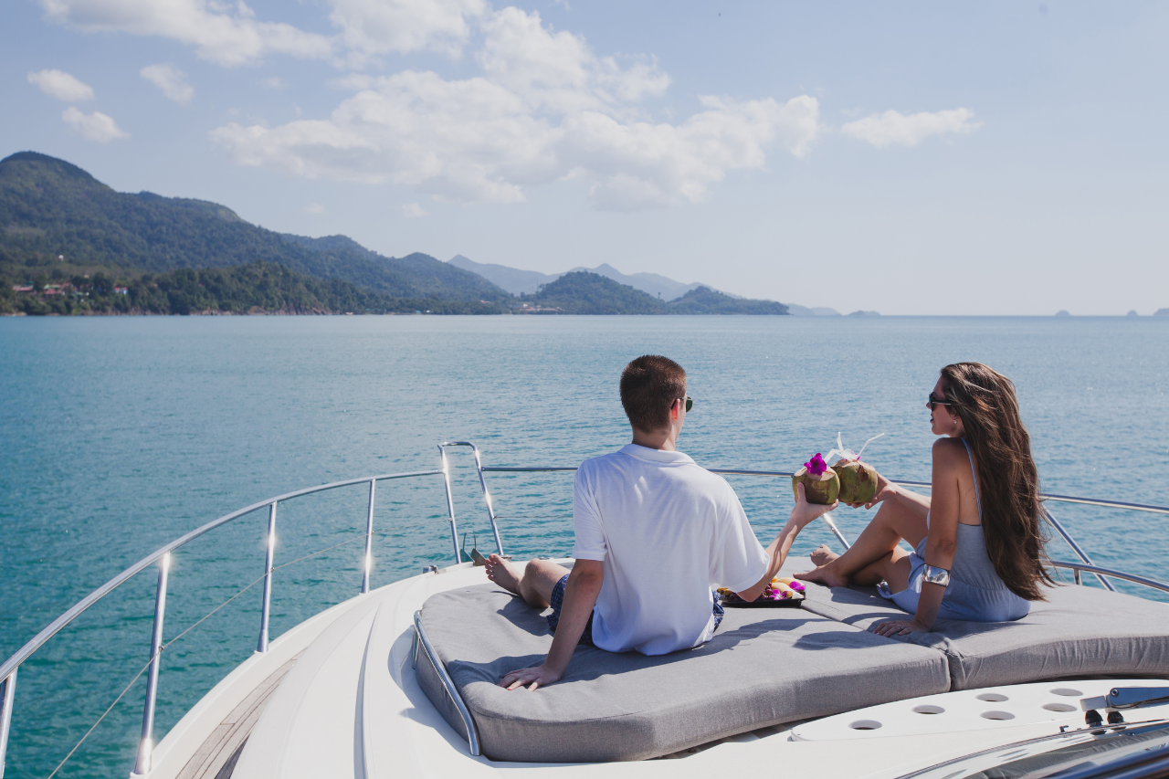Yacht Sunsite Cruise For Luxury Room Booking